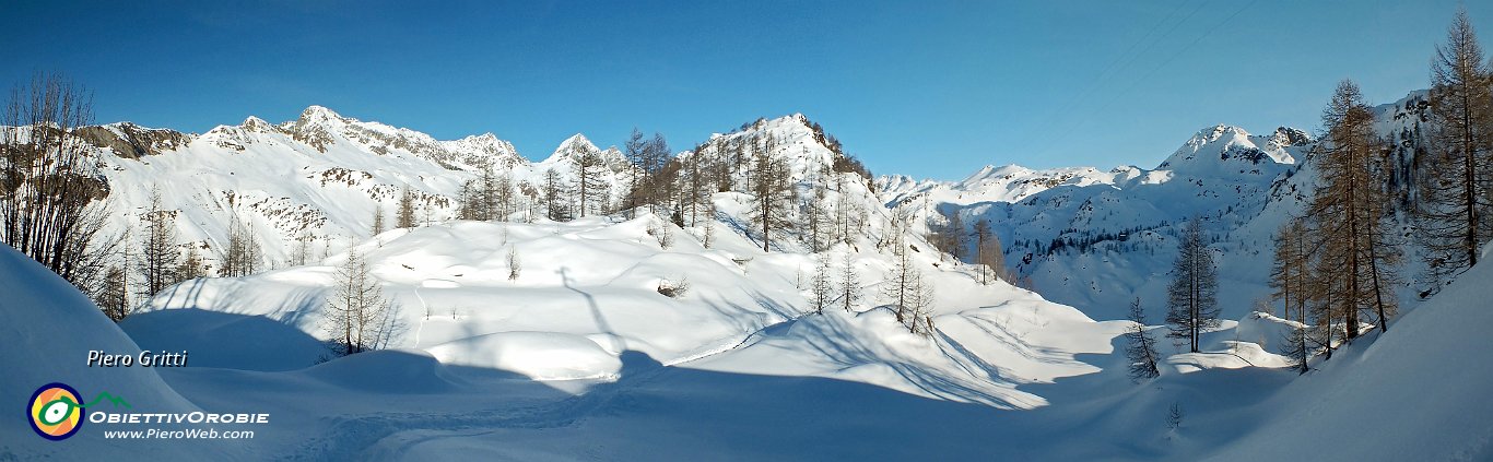 73 Panoramica verso la conca del Calvi.jpg